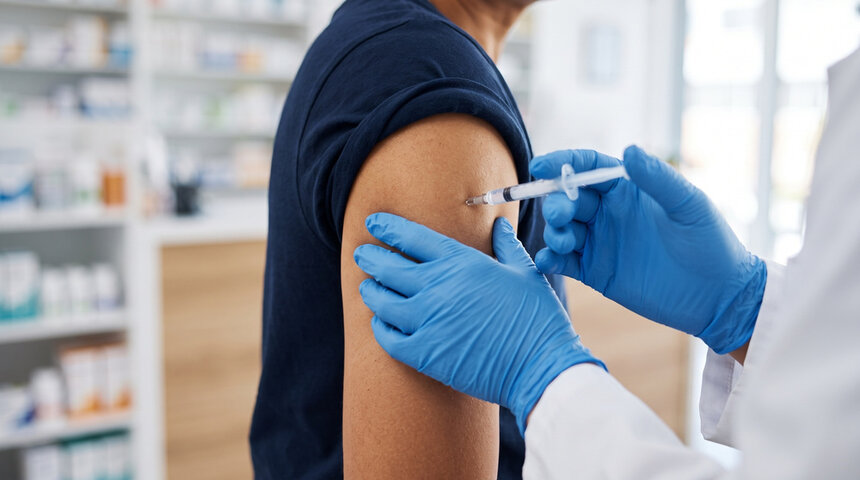 Griepvaccinatie door apotheker